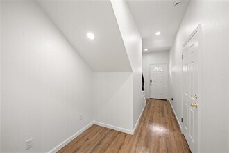 6719 Roanoke St, Unit A in Houston, TX - Building Photo - Building Photo