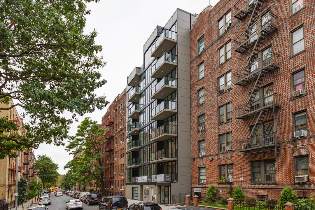 Park West Condominium in Brooklyn, NY - Foto de edificio