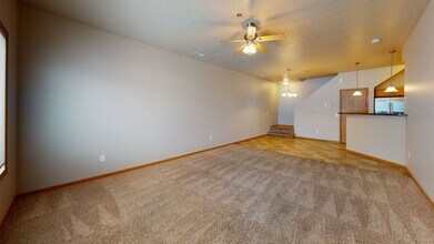 1654 35th Ave SE in Minot, ND - Building Photo - Building Photo