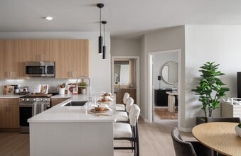 The Riley in Ft. Myers, FL - Building Photo - Building Photo