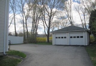 8 Valley St, Unit 2 in Webster, MA - Building Photo - Building Photo