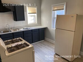 2620 Emerson Ave N in Minneapolis, MN - Foto de edificio - Building Photo