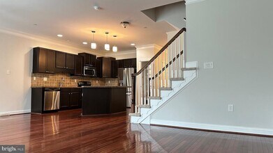 938 Dutch Dr in Norristown, PA - Building Photo - Building Photo