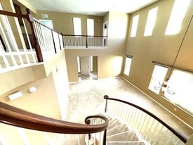 1669 Marina Way in Brentwood, CA - Building Photo