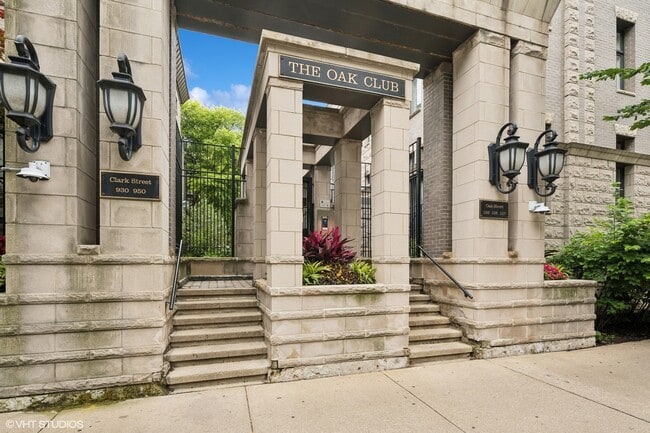 property at 123 W Oak St
