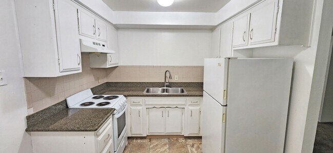 2026 E St in Sacramento, CA - Building Photo - Building Photo