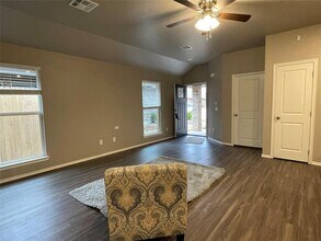 920 Coles Creek in Yukon, OK - Building Photo - Building Photo