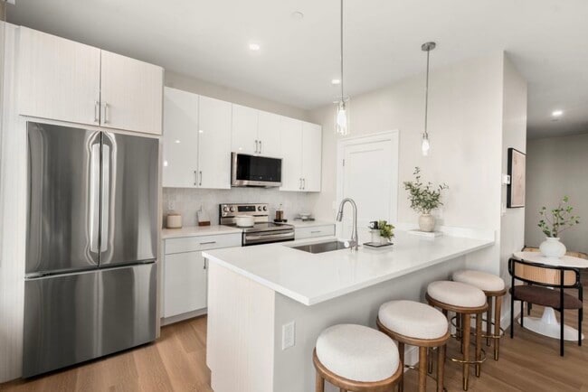 10 Soldiers Field Park, Unit J