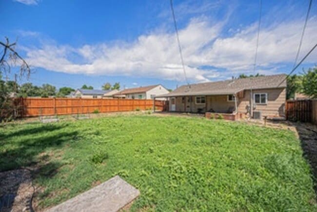 1530 W Berkeley Pl in Denver, CO - Building Photo - Building Photo