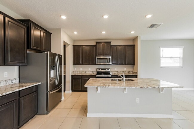 8679 Bower Bass Cir in Wesley Chapel, FL - Building Photo - Building Photo