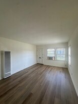 4536 N Lakewood Blvd, Unit 4540 in Long Beach, CA - Building Photo