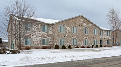 Harbour Springs Apartments in Algoma, WI - Foto de edificio - Building Photo