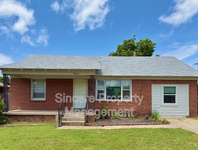9313 Mahler Pl in The Village, OK - Building Photo