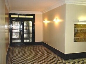 218 W 10th St, Unit 5A in New York, NY - Foto de edificio - Building Photo