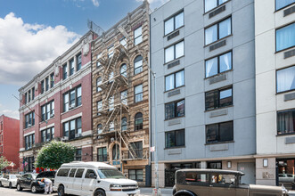 310 E 109th St in New York, NY - Building Photo - Building Photo