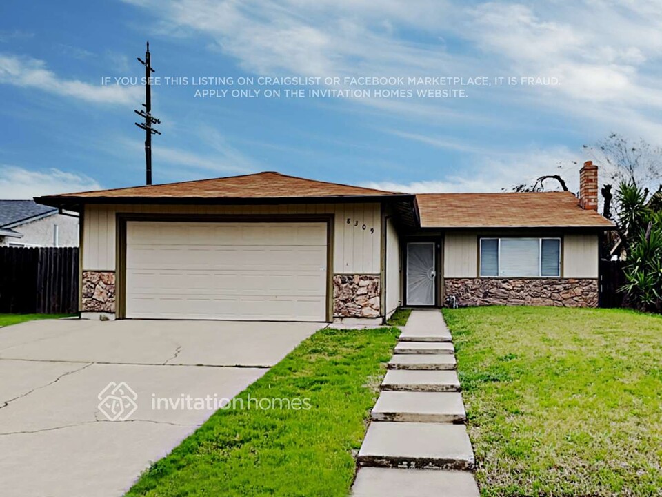 8309 Newfield Cir in Sacramento, CA - Foto de edificio