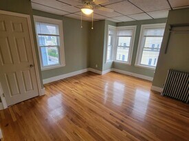 89 Cedar St, Unit 2 in Somerville, MA - Building Photo