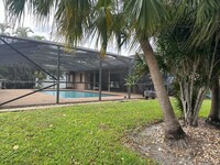 7600 NW 18th Pl in Margate, FL - Foto de edificio - Building Photo