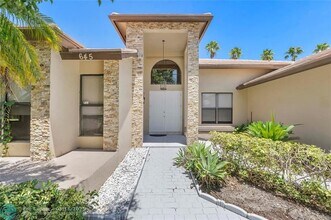 645 NW 102nd Ave in Coral Springs, FL - Building Photo - Building Photo