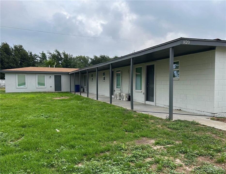820 Redwood Ave in McAllen, TX - Building Photo