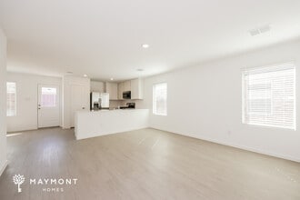 1065 Neyland Dr in Ennis, TX - Foto de edificio - Building Photo