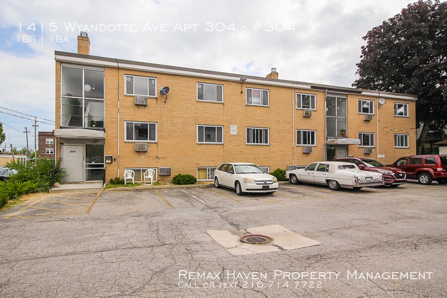 1415 Wyandotte Ave-Unit -#304 in Lakewood, OH - Building Photo