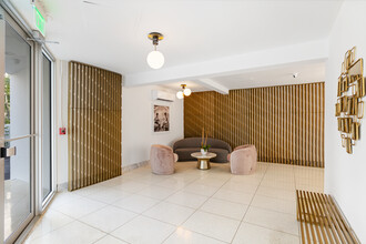 The Rexleigh in Bay Harbor Islands, FL - Foto de edificio - Interior Photo