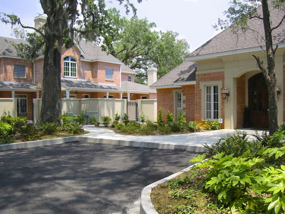 Camellia Pointe in Ocean Springs, MS - Building Photo