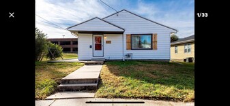 1243 E Dover Ct in Davenport, IA - Building Photo