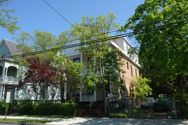 140 Gordon St in Perth Amboy, NJ - Building Photo - Building Photo