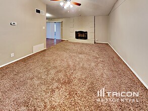 12015 El Sendero St in San Antonio, TX - Building Photo - Building Photo