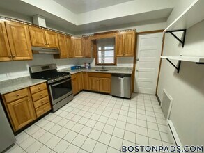 34 Orkney Rd, Unit 1 in Boston, MA - Building Photo - Building Photo