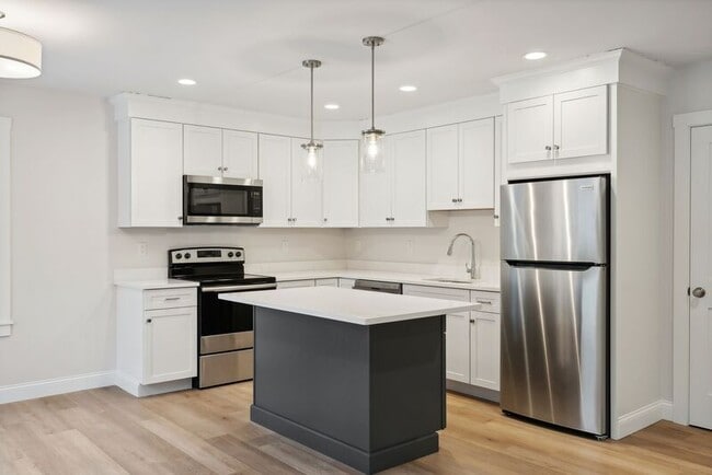 property at 6 Hoxton Ln