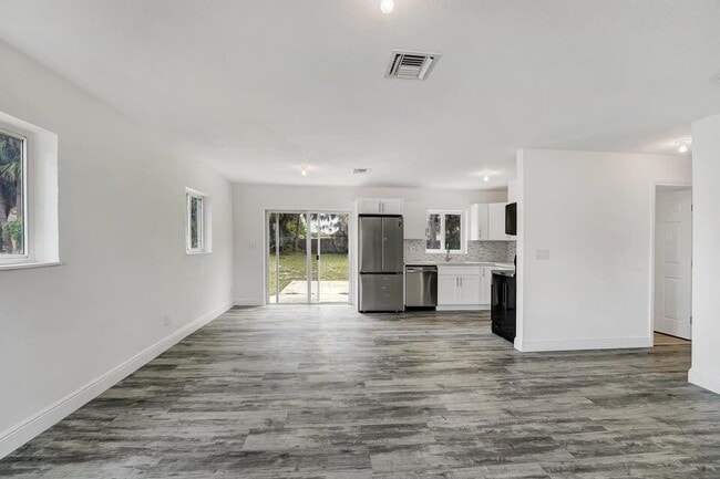 364 NW 4th Ct in Deerfield Beach, FL - Building Photo - Building Photo