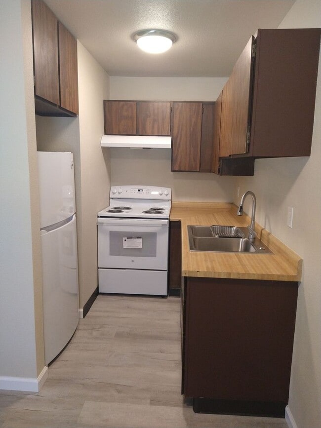 237 Boulder Creek Dr in Redding, CA - Building Photo - Building Photo