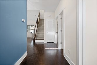 1616 Pat Garrett St in Charlotte, NC - Foto de edificio - Building Photo