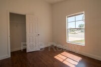 661 Berwick Dr photo'