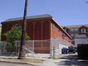 912 S Berendo St in Los Angeles, CA - Building Photo - Building Photo