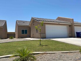 7335 E 39th Pl in Yuma, AZ - Building Photo