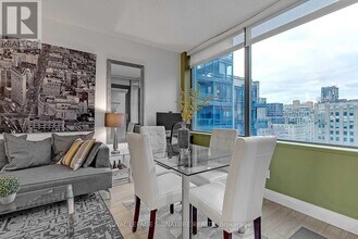 438 King St W in Toronto, ON - Building Photo - Building Photo