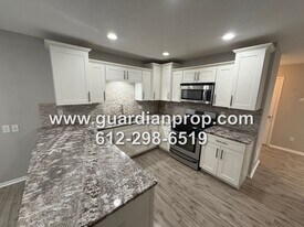 61 Landau Alcove in Woodbury, MN - Building Photo