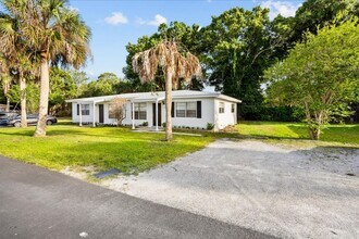 4107 18th Pl in Vero Beach, FL - Building Photo - Building Photo