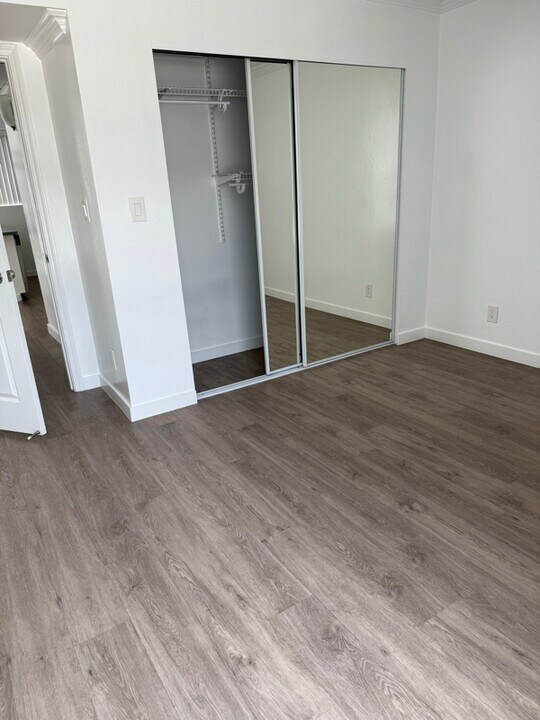 6040-6042 Barton Ave in Los Angeles, CA - Building Photo