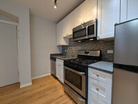 2832 W Palmer St, Unit 205 in Chicago, IL - Building Photo - Building Photo