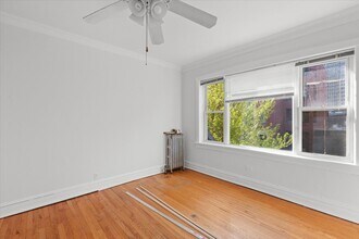 2453 N Clark St in Chicago, IL - Building Photo - Building Photo