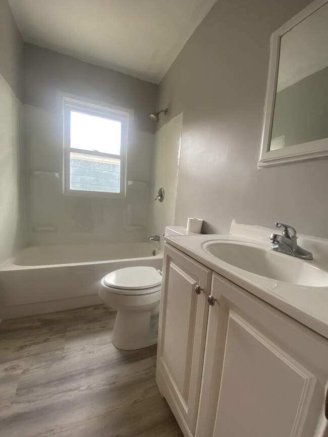 97 Helen St, Unit 1 in Binghamton, NY - Building Photo - Building Photo