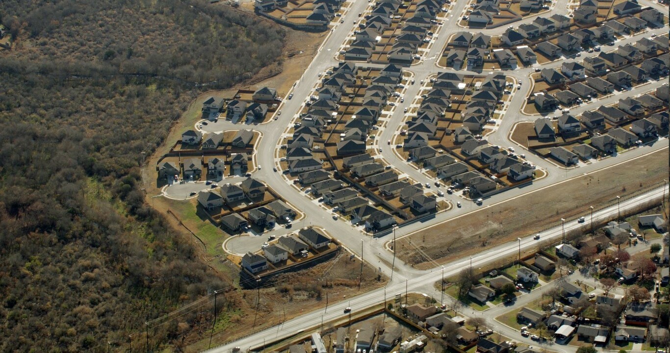 Bridgehaven by Ashton Woods in Converse, TX - Building Photo