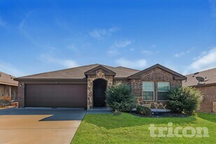 3612 Skelton St in Denton, TX - Building Photo