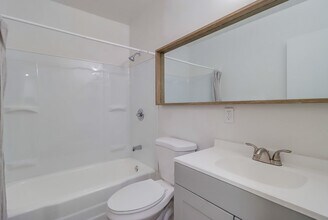 8650 Hurlbut St in San Diego, CA - Building Photo - Building Photo