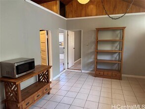 2303 Dole St in Honolulu, HI - Building Photo - Building Photo